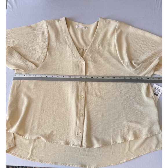 89th & Madison NWT Women's L Chic Cream Button Front Flutter Sleeve Hi Lo Blouse - Picture 8 of 10